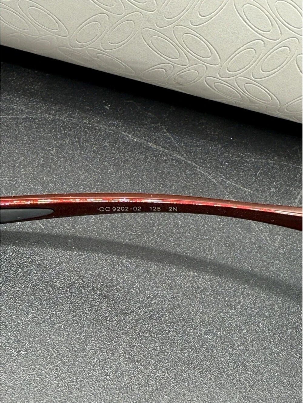 Oakley Break Up Scarlet/Black-Gray Gradient Lenses OO9202-02
